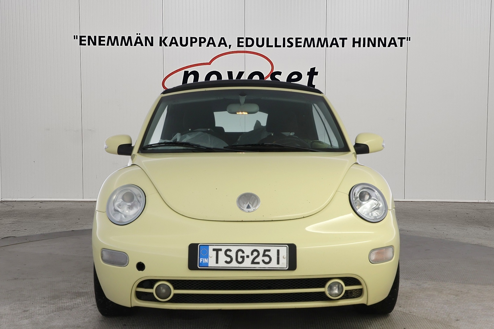 VOLKSWAGEN New Beetle 2004