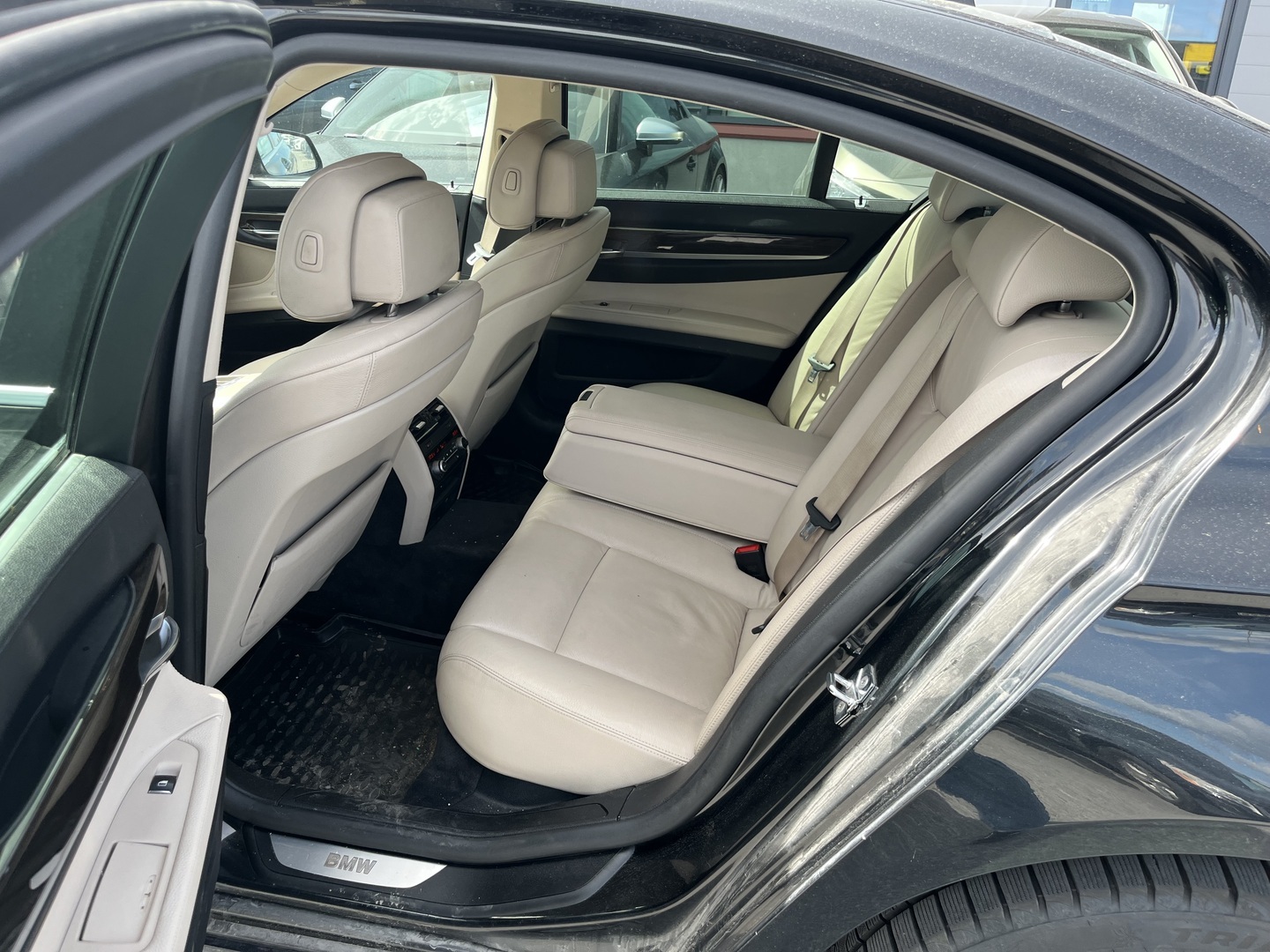 BMW 730 2009