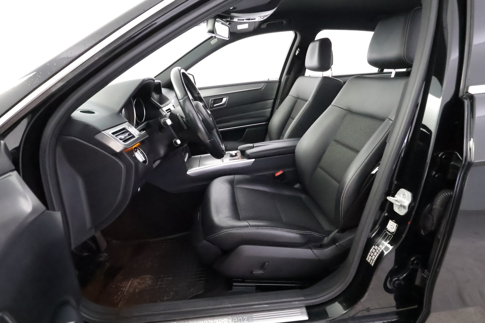 MERCEDES-BENZ E 2015