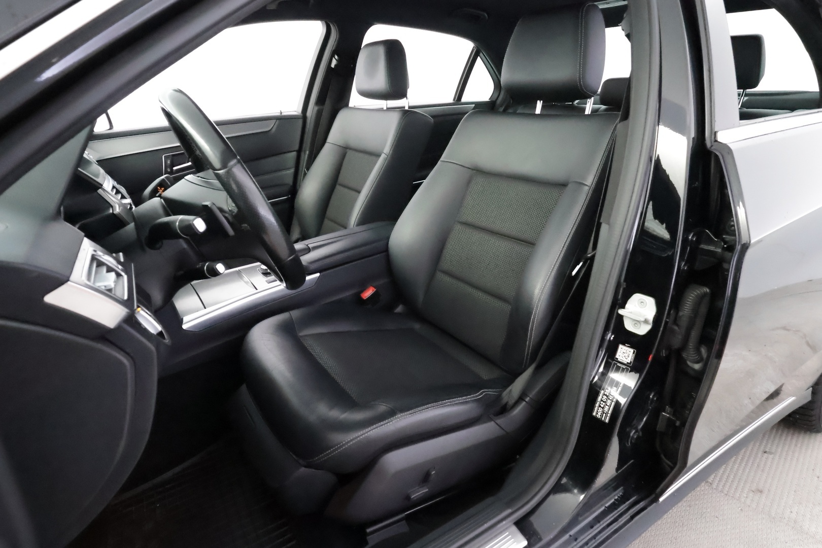 MERCEDES-BENZ E 2015