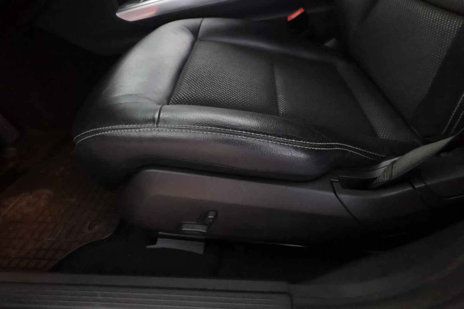 MERCEDES-BENZ E 2015