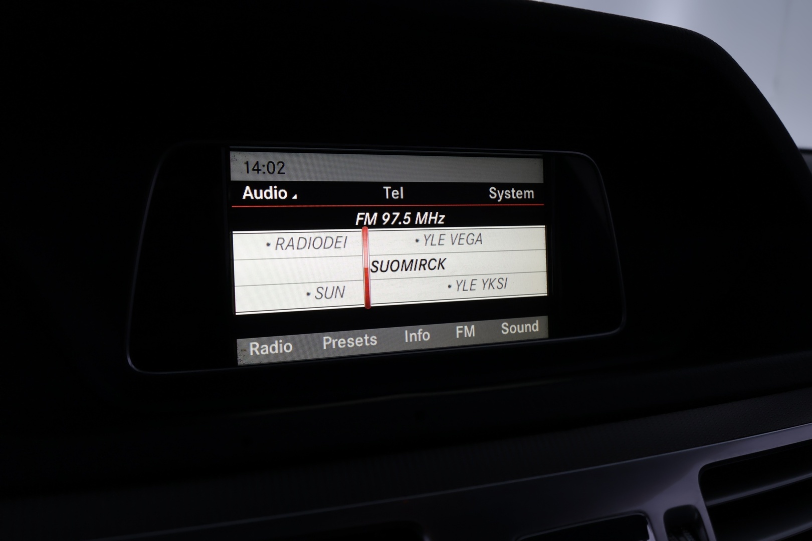 MERCEDES-BENZ E 2015