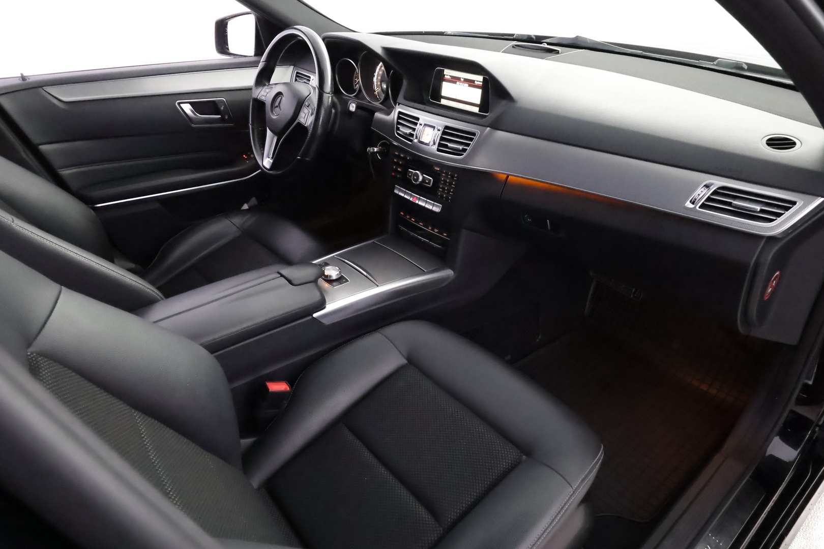 MERCEDES-BENZ E 2015