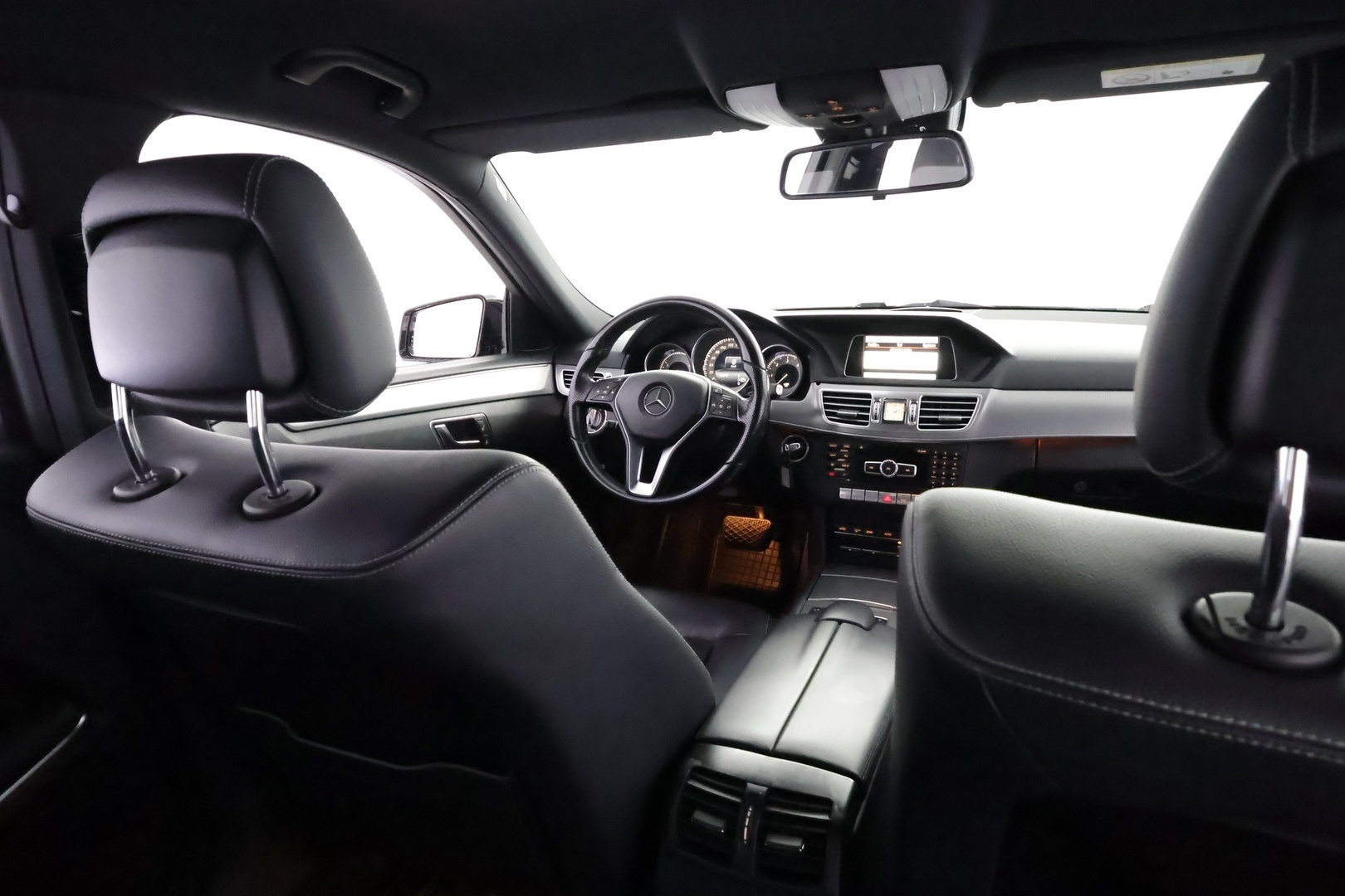 MERCEDES-BENZ E 2015