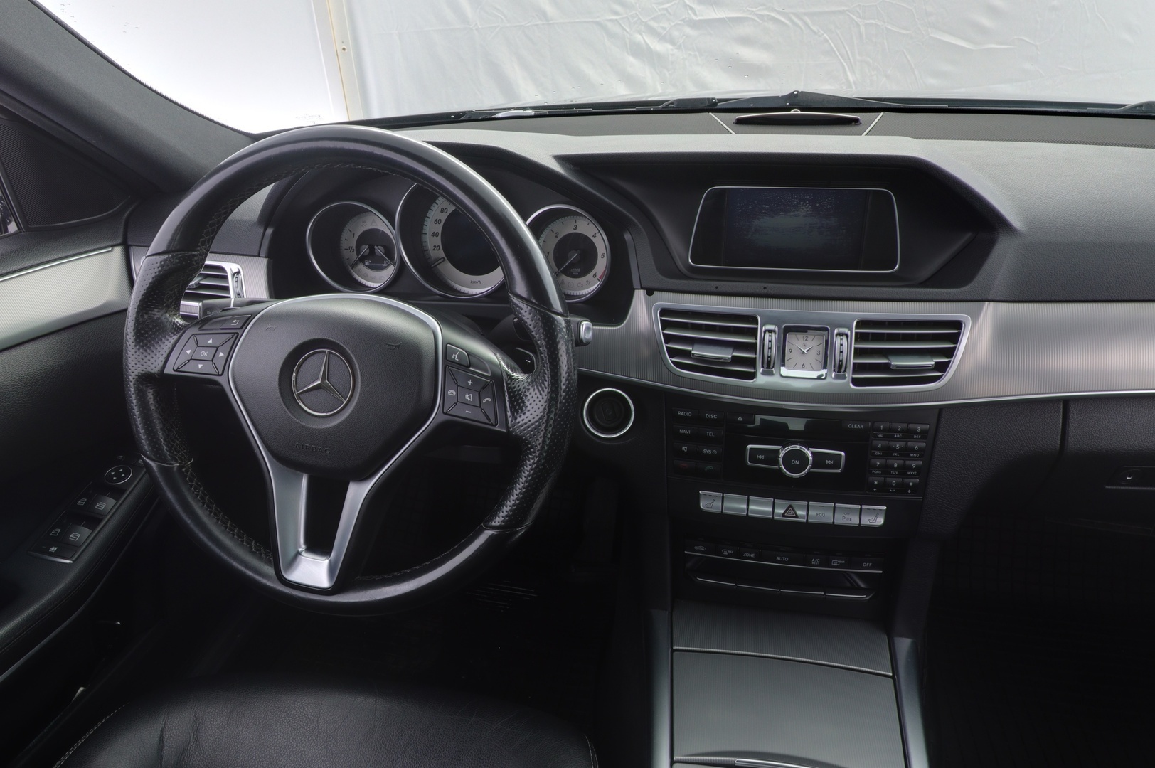 MERCEDES-BENZ E 2015