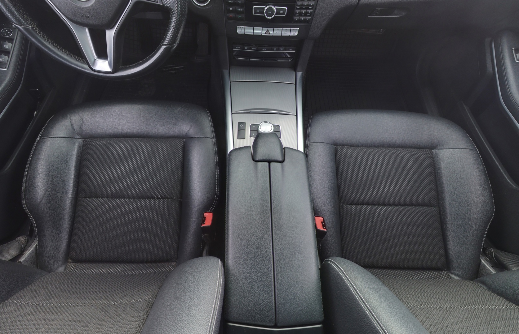 MERCEDES-BENZ E 2015