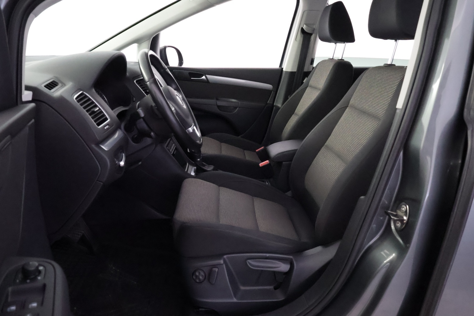 VOLKSWAGEN Sharan 2010