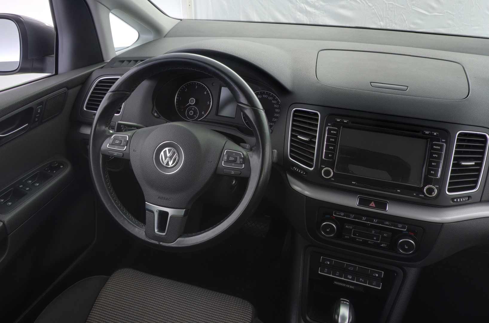 VOLKSWAGEN Sharan 2010