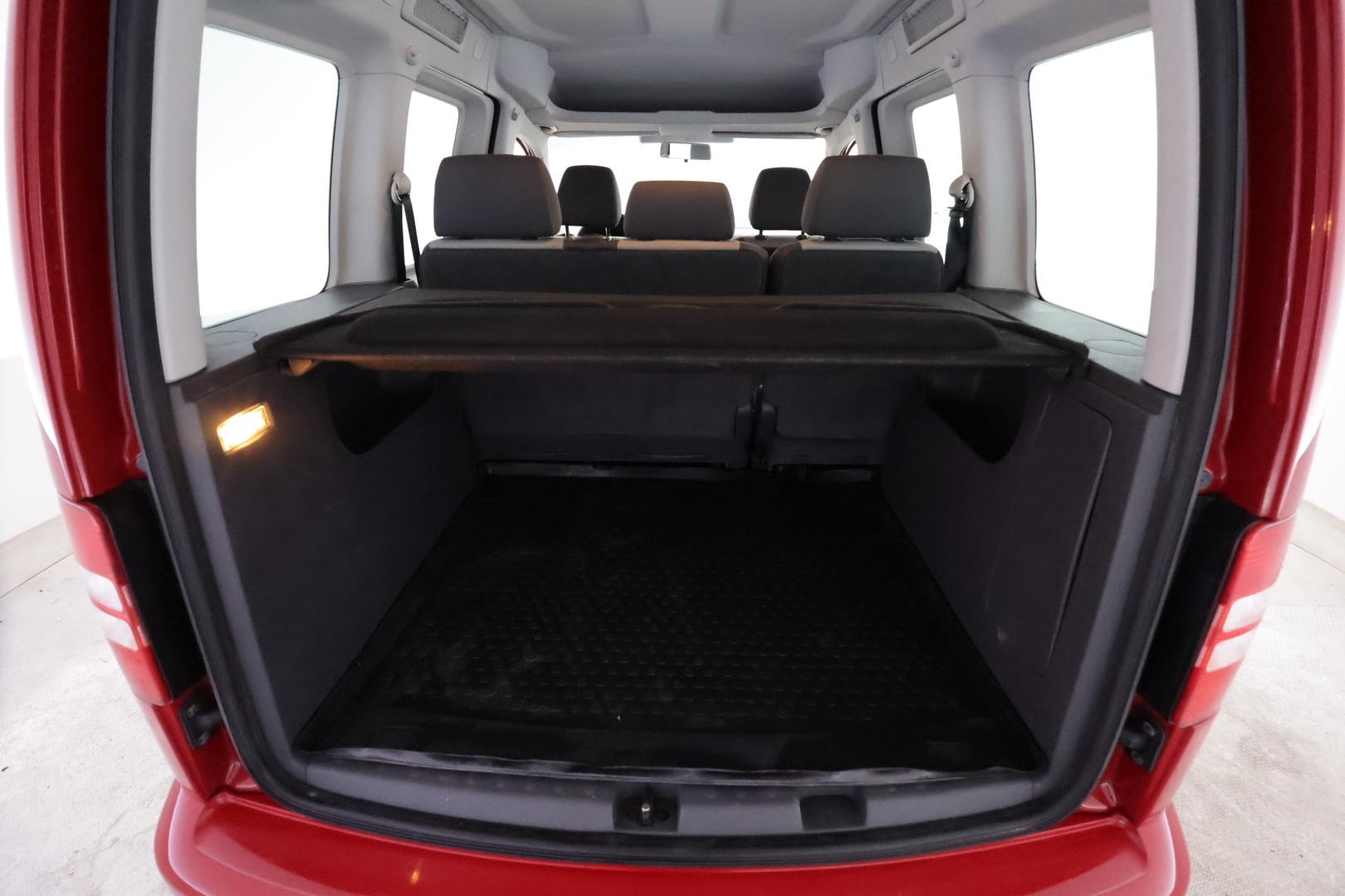 VOLKSWAGEN Caddy 16