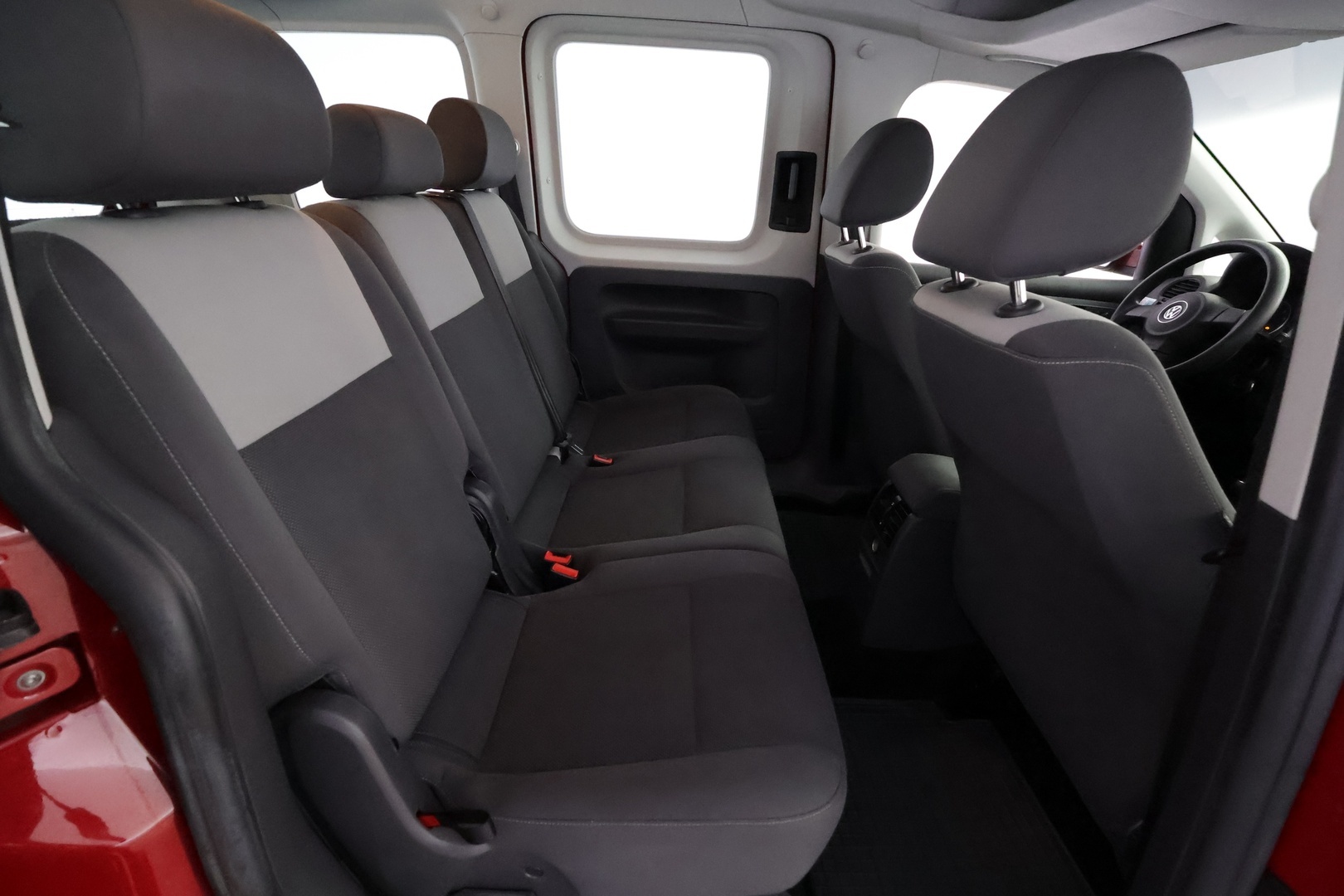 VOLKSWAGEN Caddy 18
