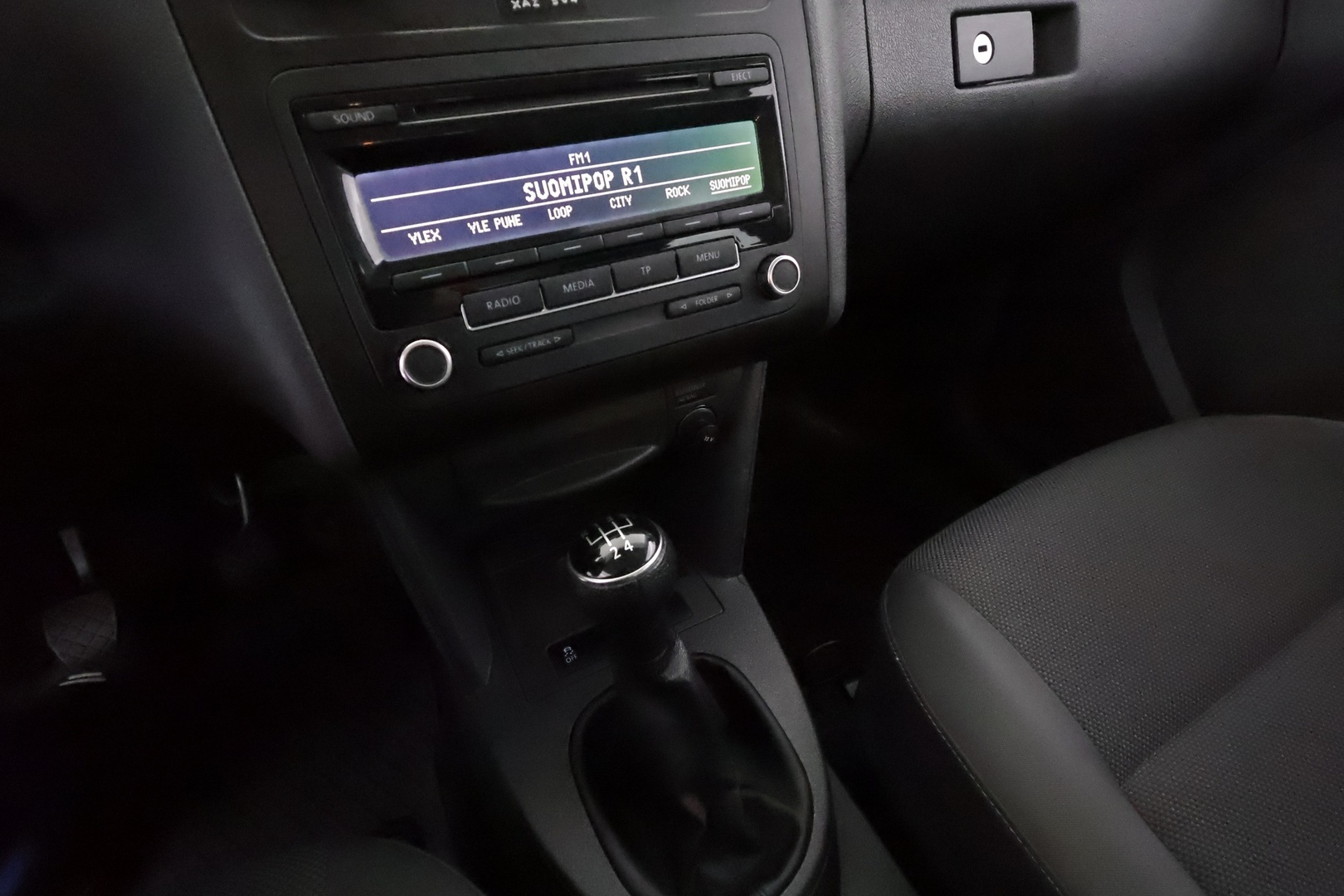 VOLKSWAGEN Caddy 27