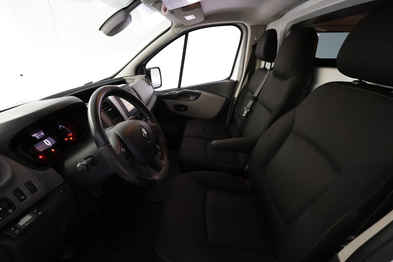 RENAULT Trafic 11