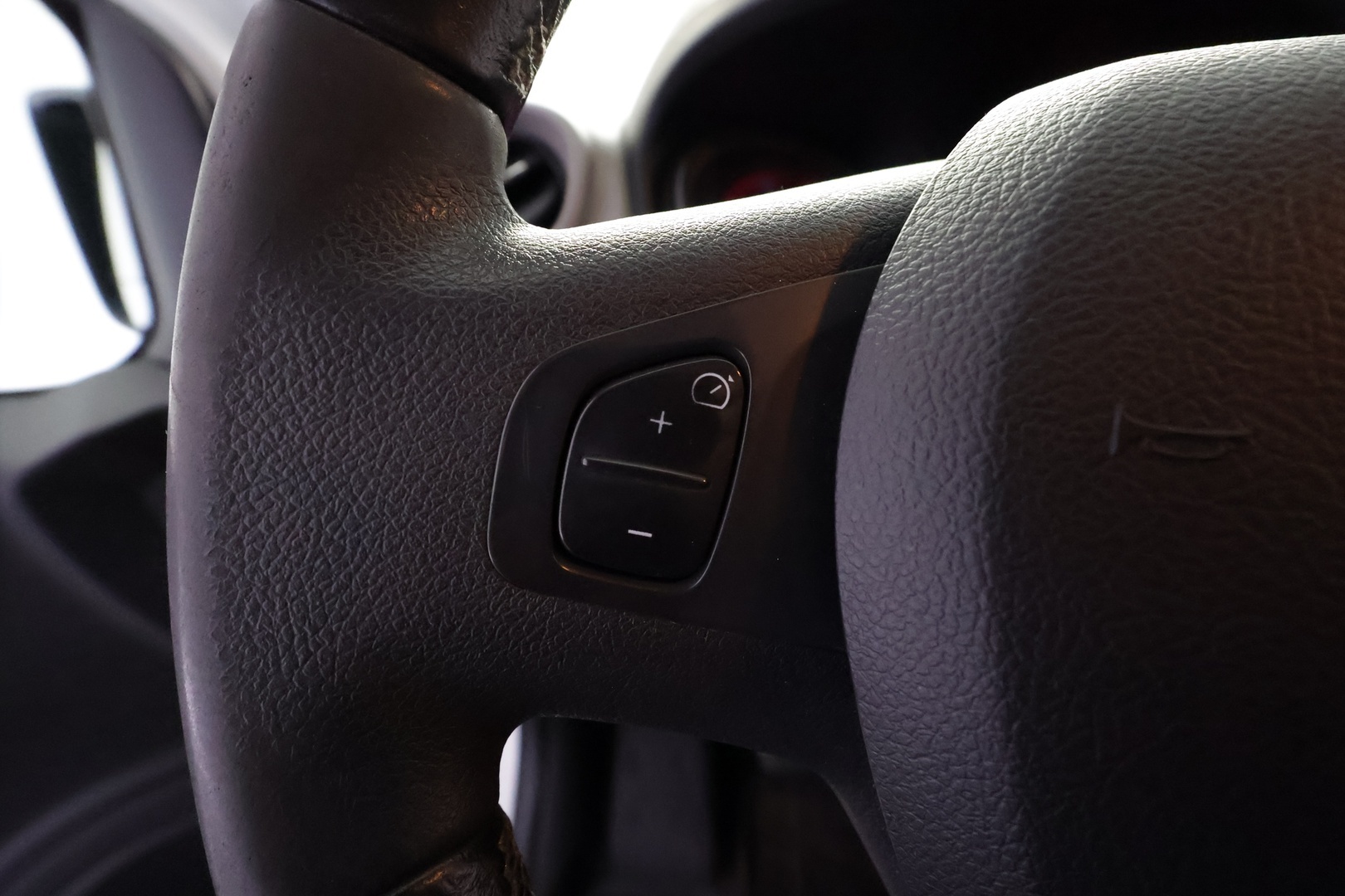 RENAULT Trafic 18