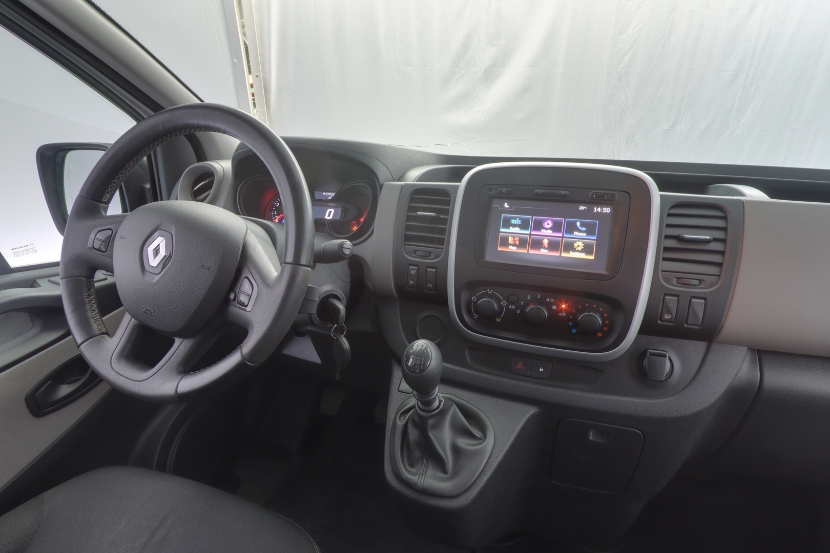 RENAULT Trafic 8