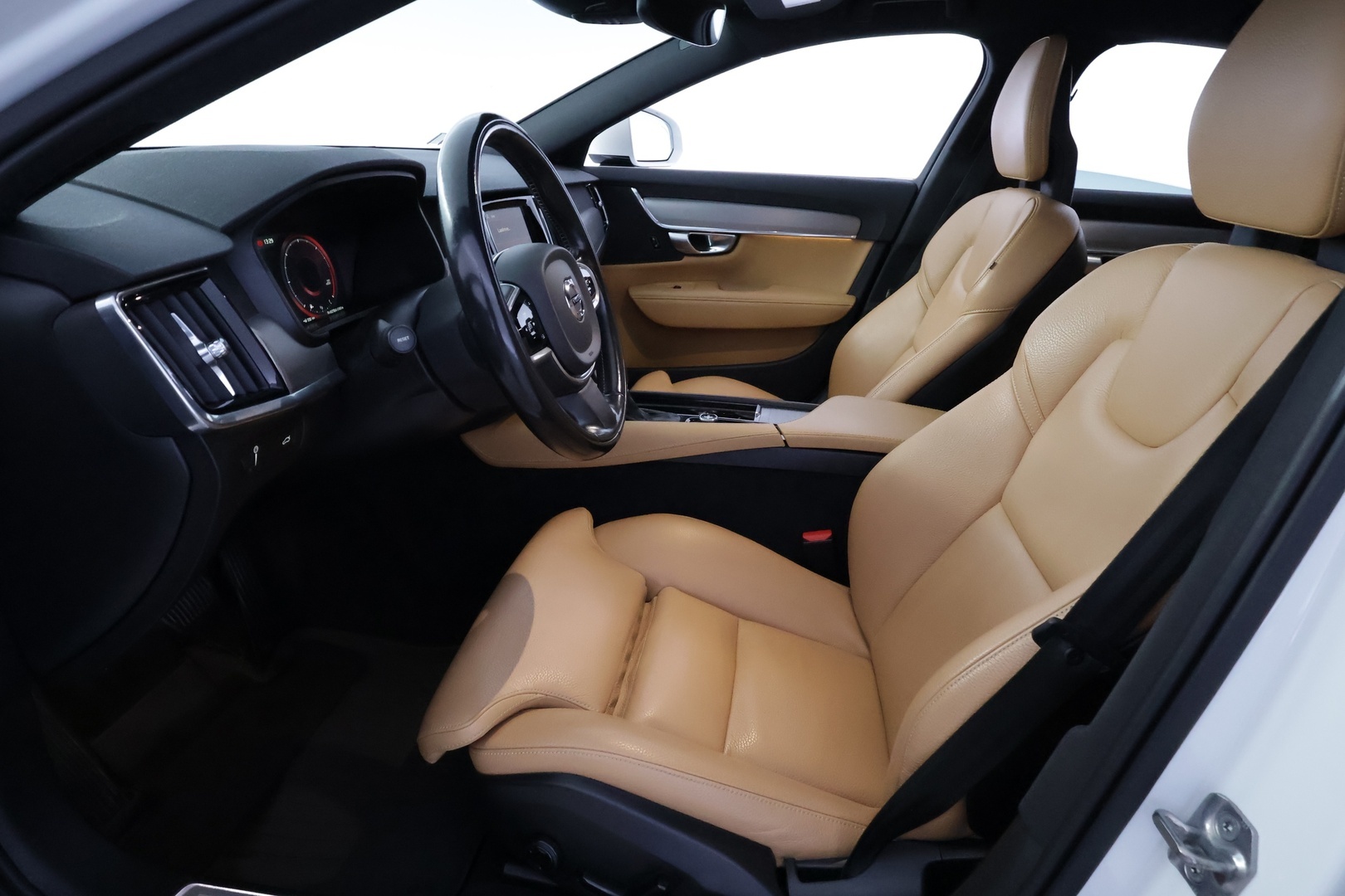 VOLVO S90 11