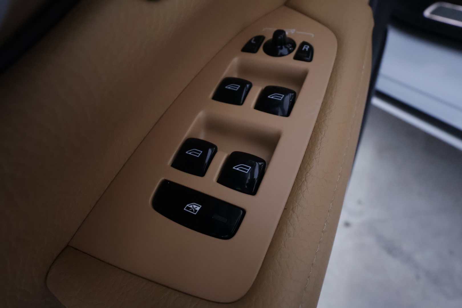VOLVO S90 13