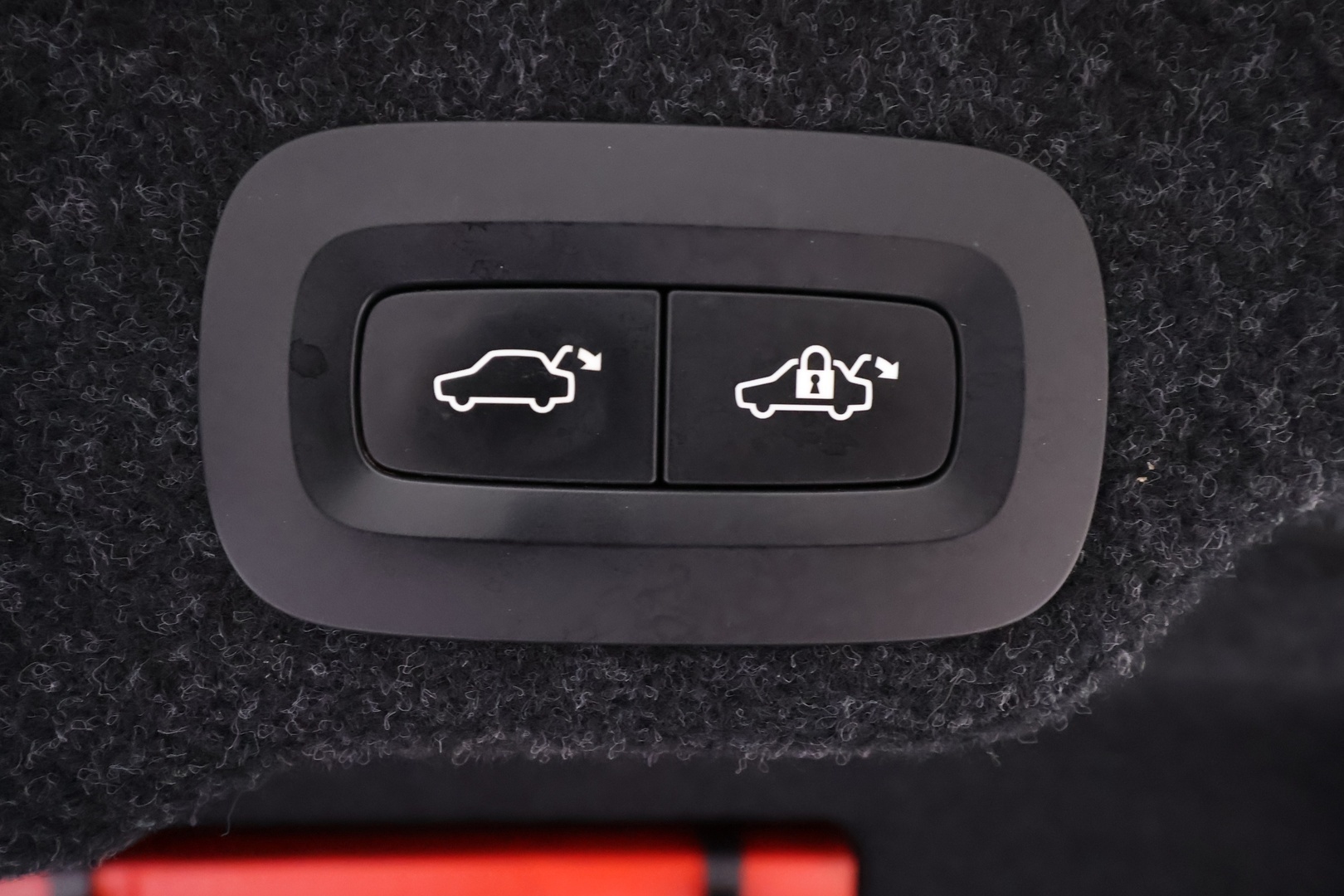 VOLVO S90 23