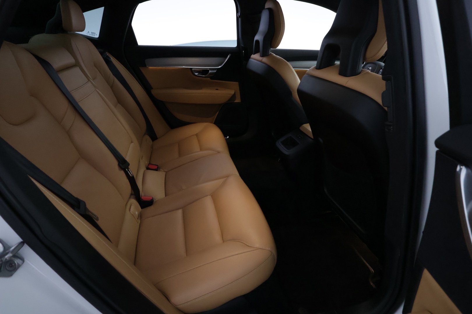 VOLVO S90 26