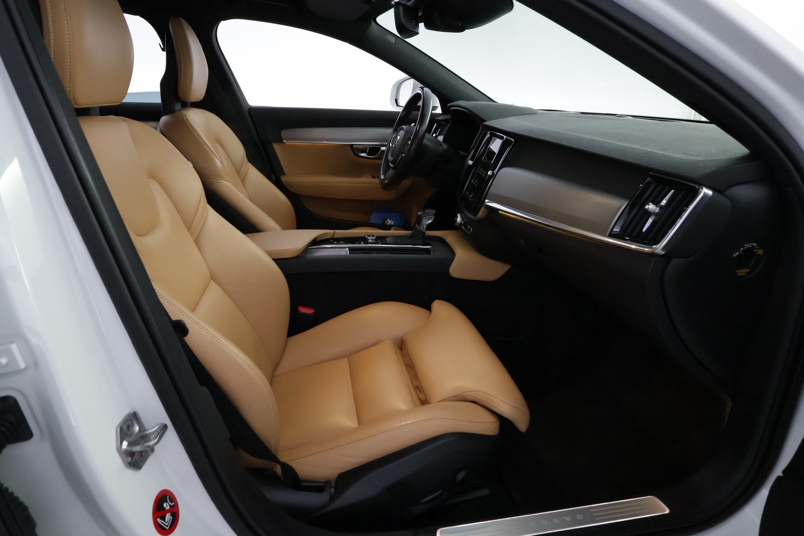 VOLVO S90 29