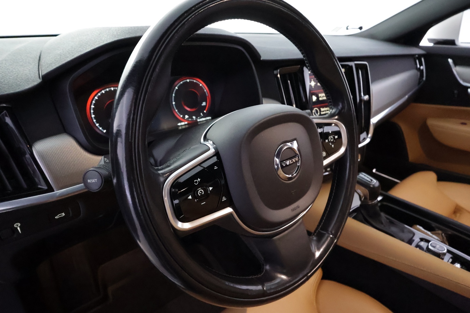 VOLVO S90 32
