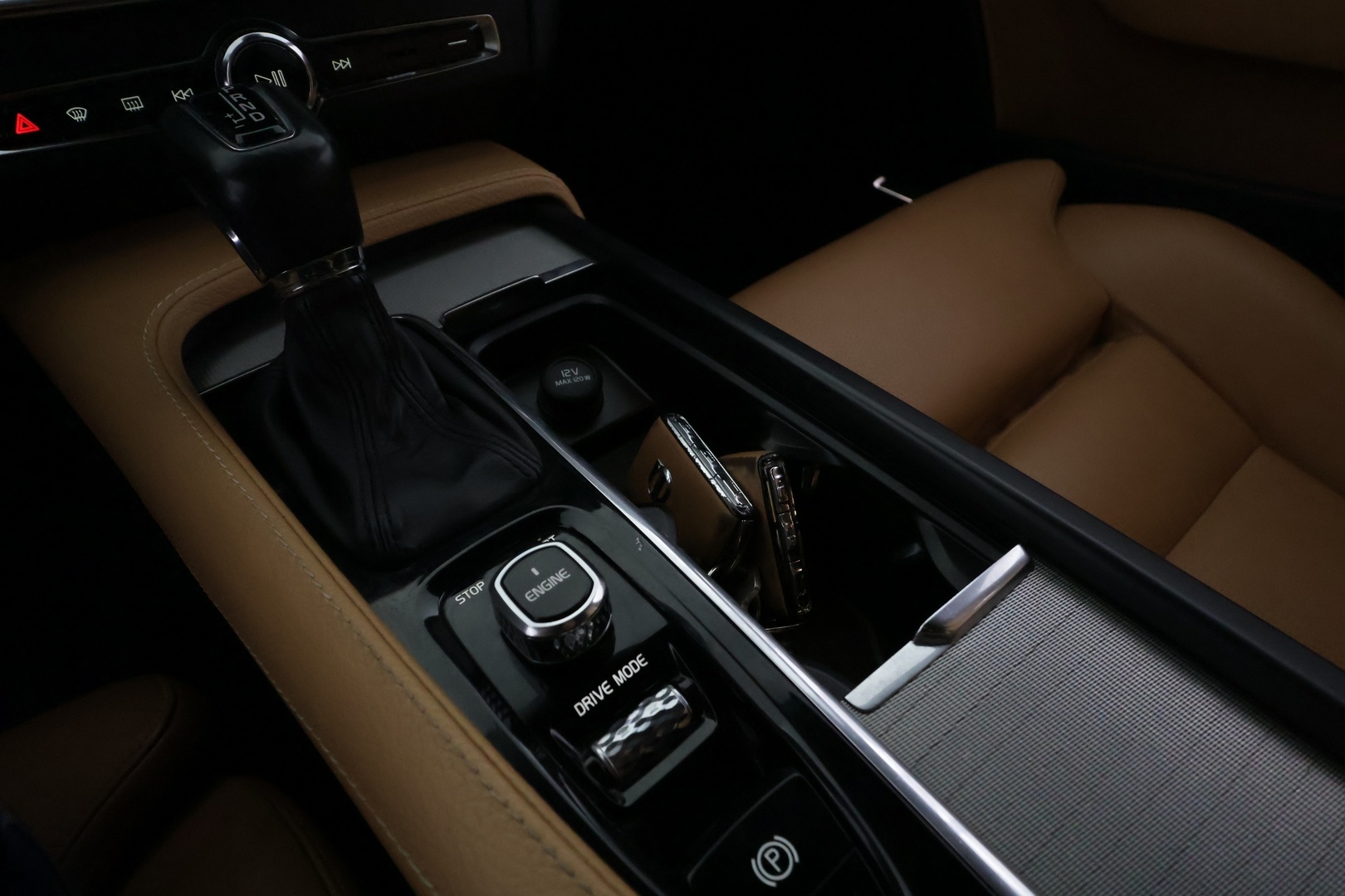 VOLVO S90 36