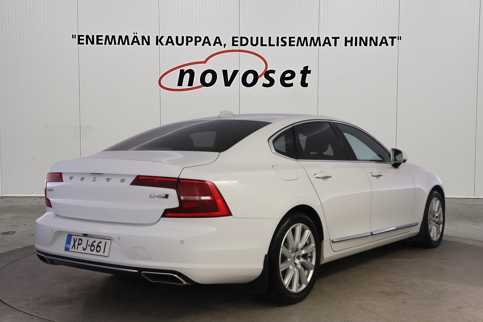 VOLVO S90 4