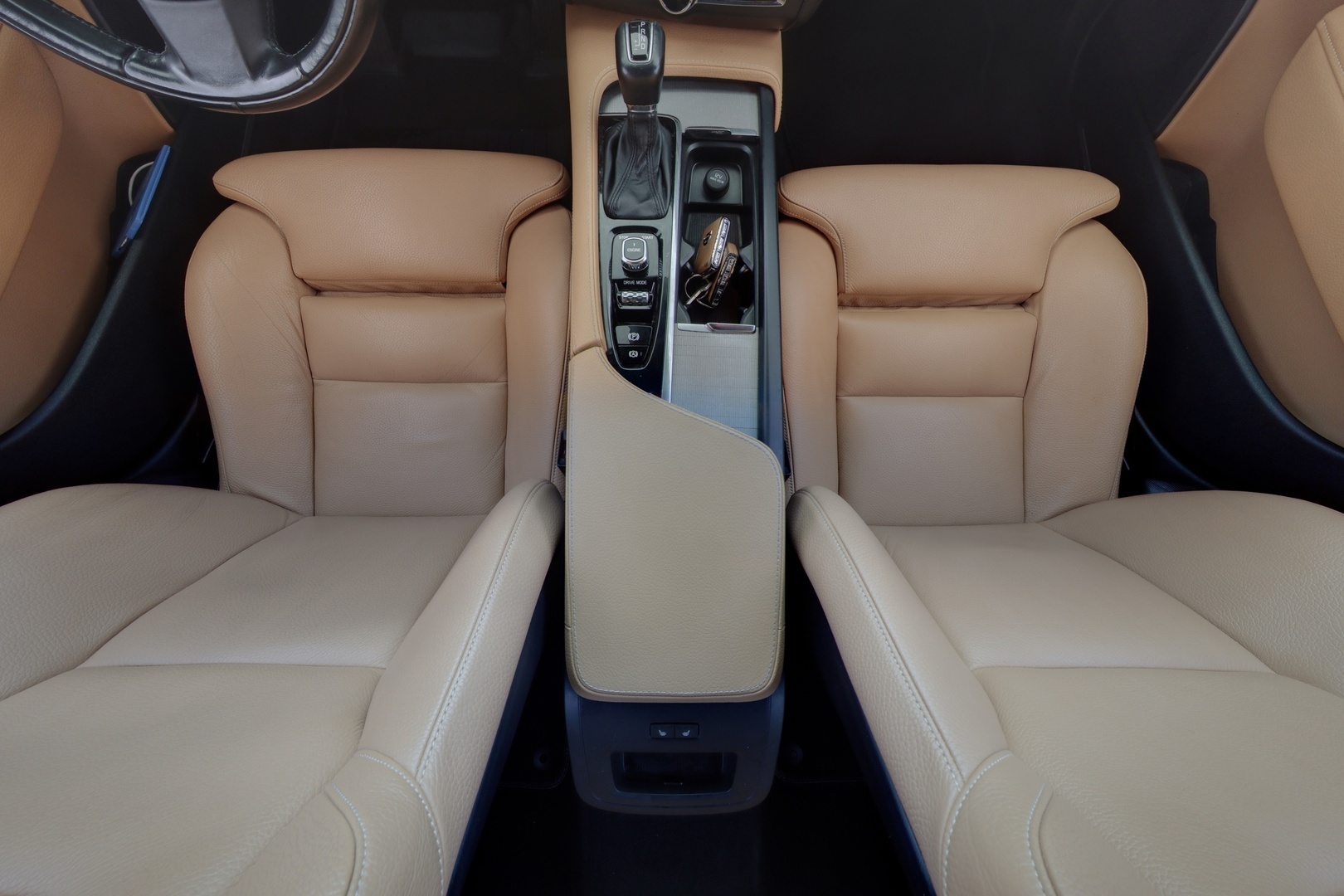 VOLVO S90 9