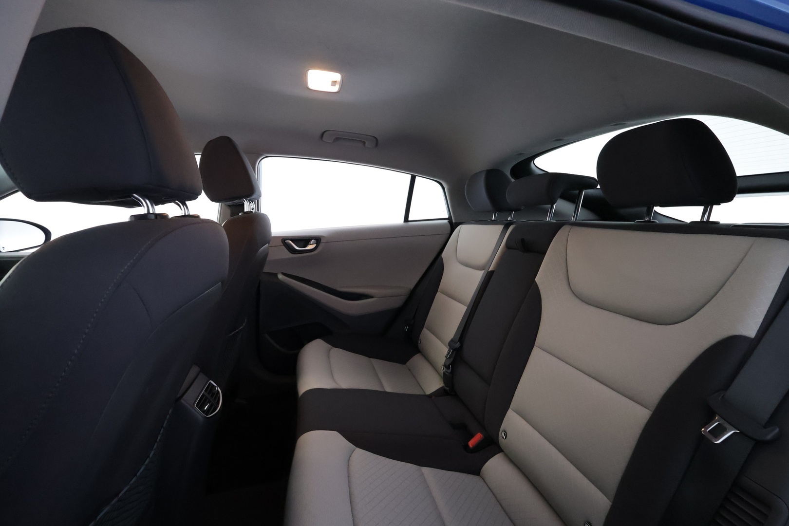 HYUNDAI IONIQ HYBRID 2018