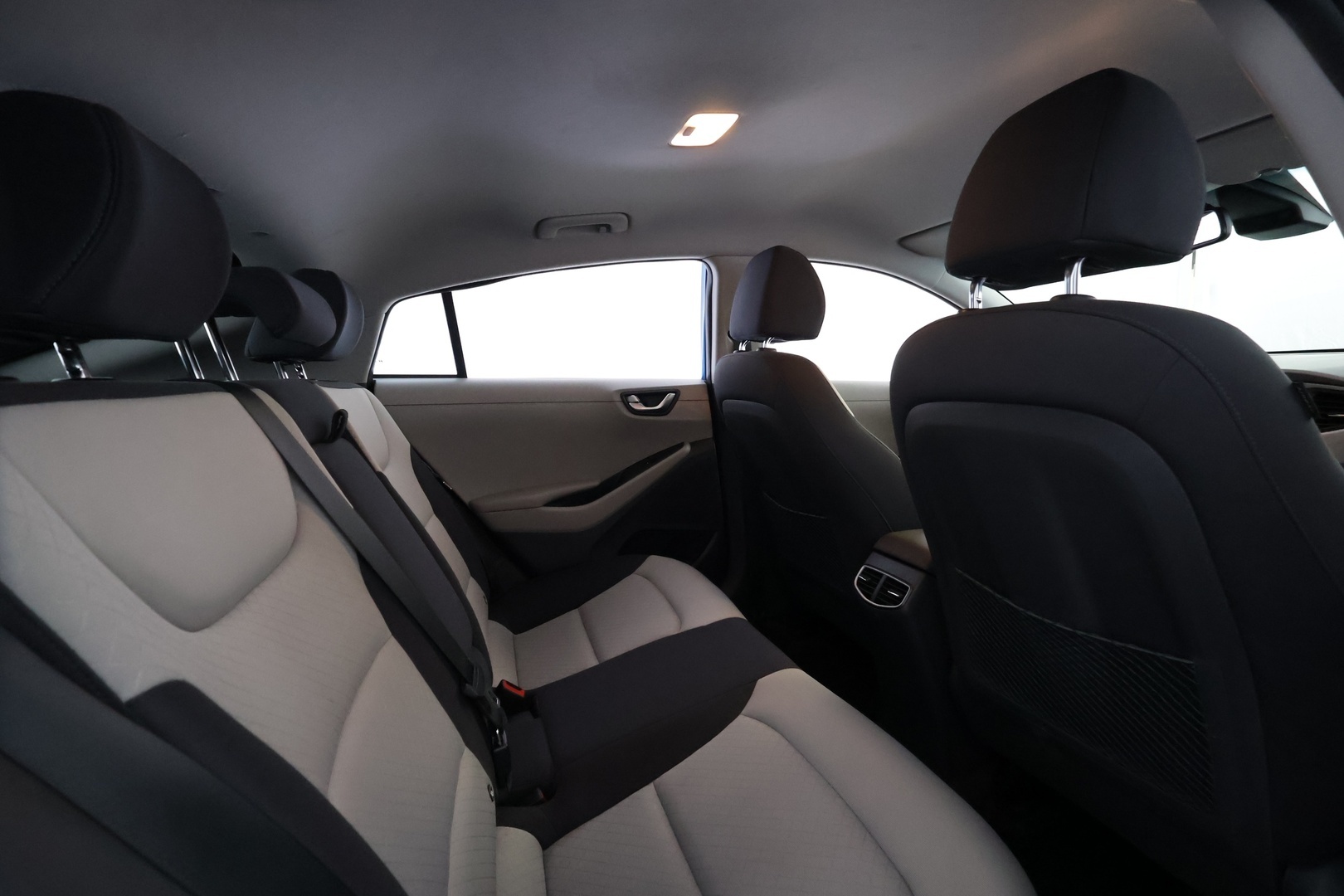 HYUNDAI IONIQ HYBRID 2018