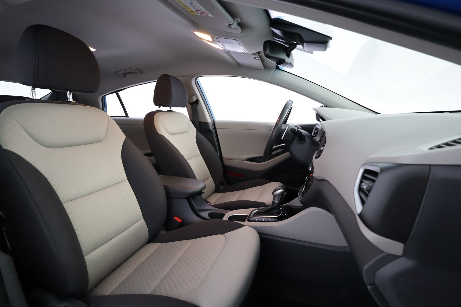 HYUNDAI IONIQ HYBRID 2018