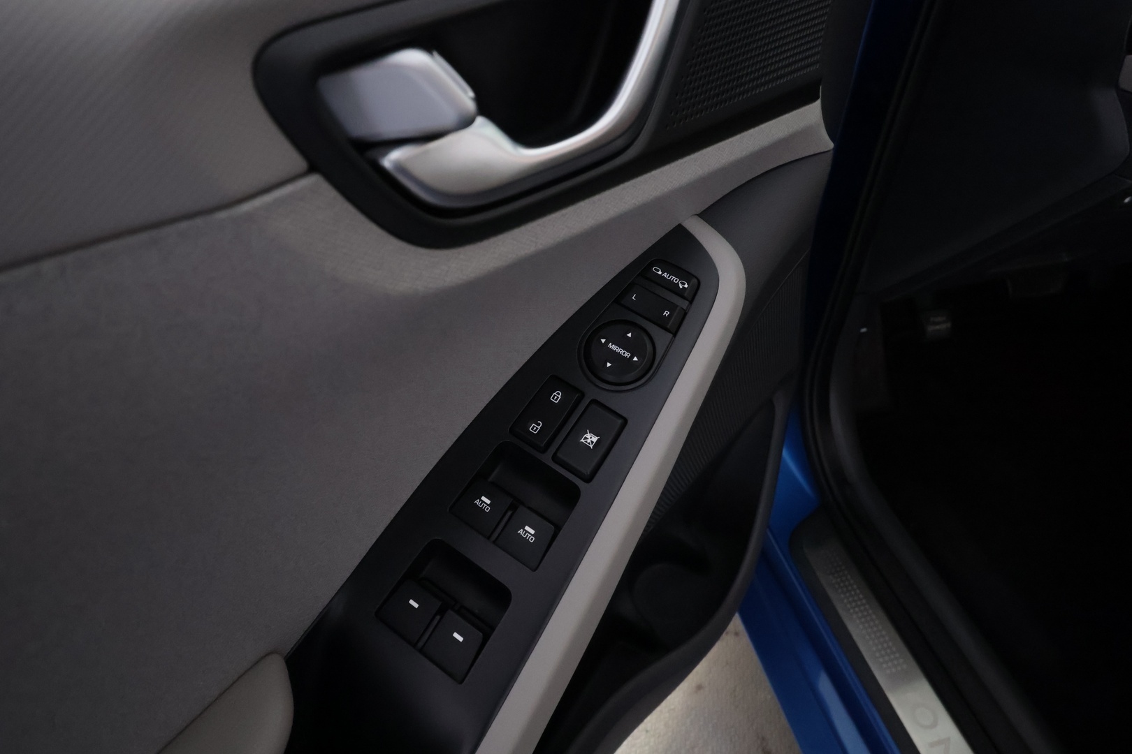 HYUNDAI IONIQ HYBRID 2018