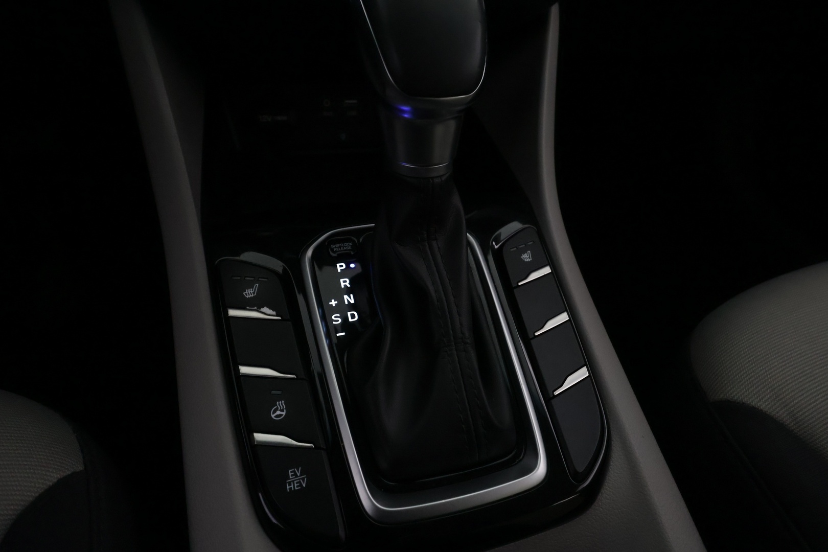 HYUNDAI IONIQ HYBRID 2018