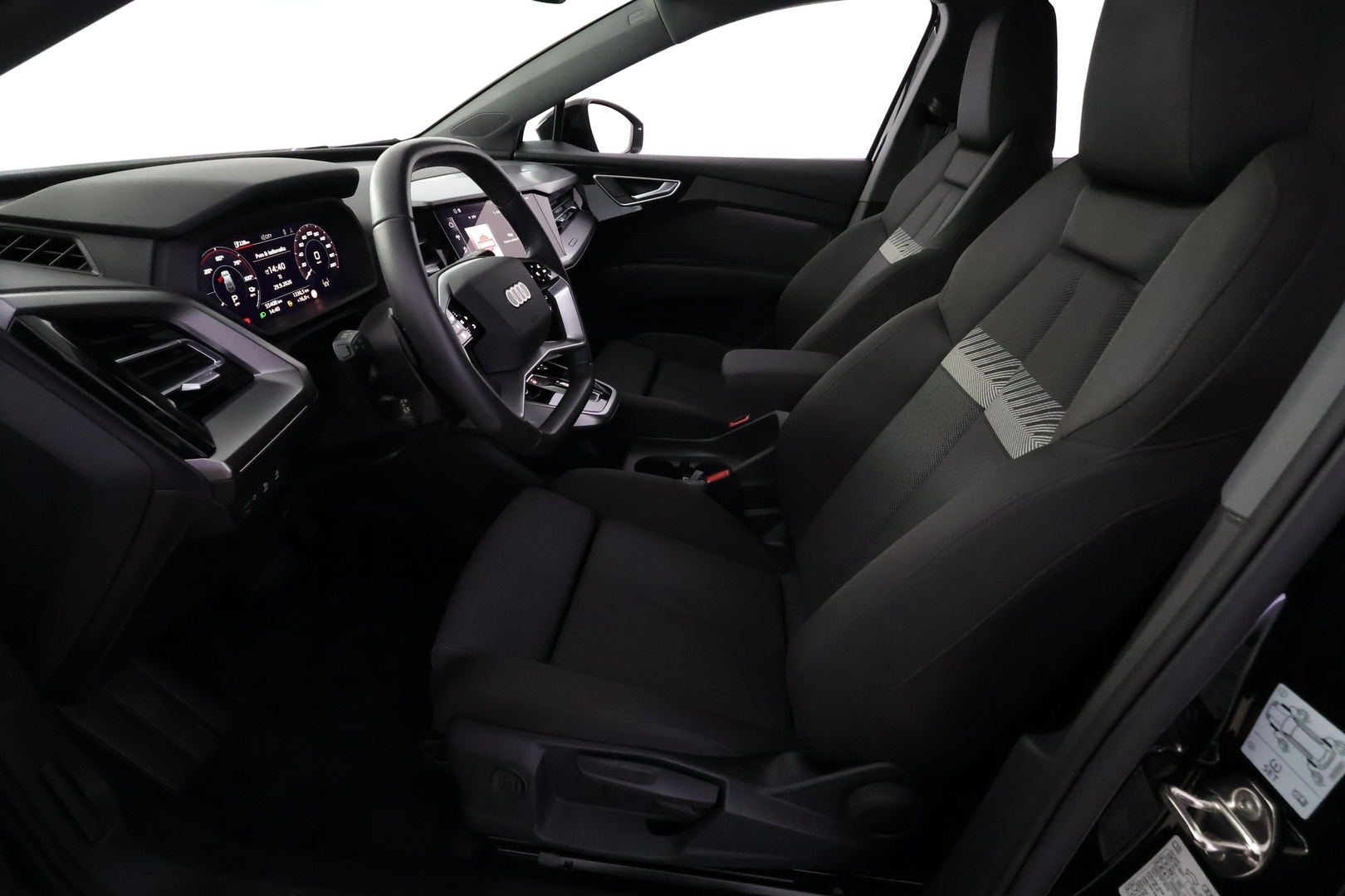 AUDI Q4 e-tron 11