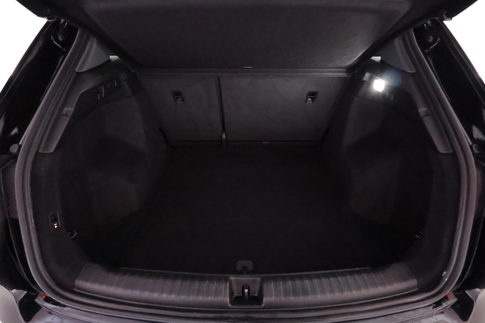 AUDI Q4 e-tron 19