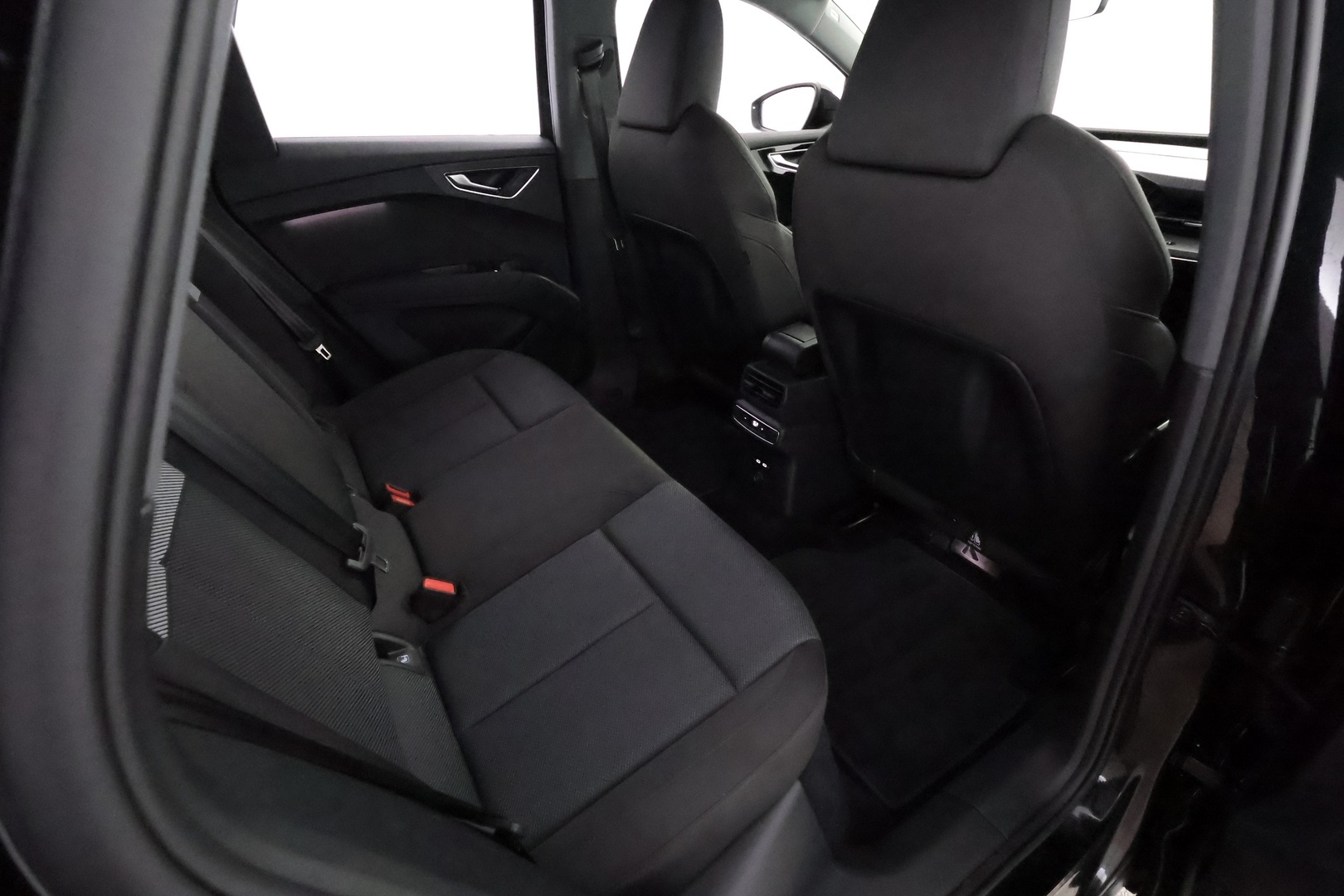 AUDI Q4 e-tron 22