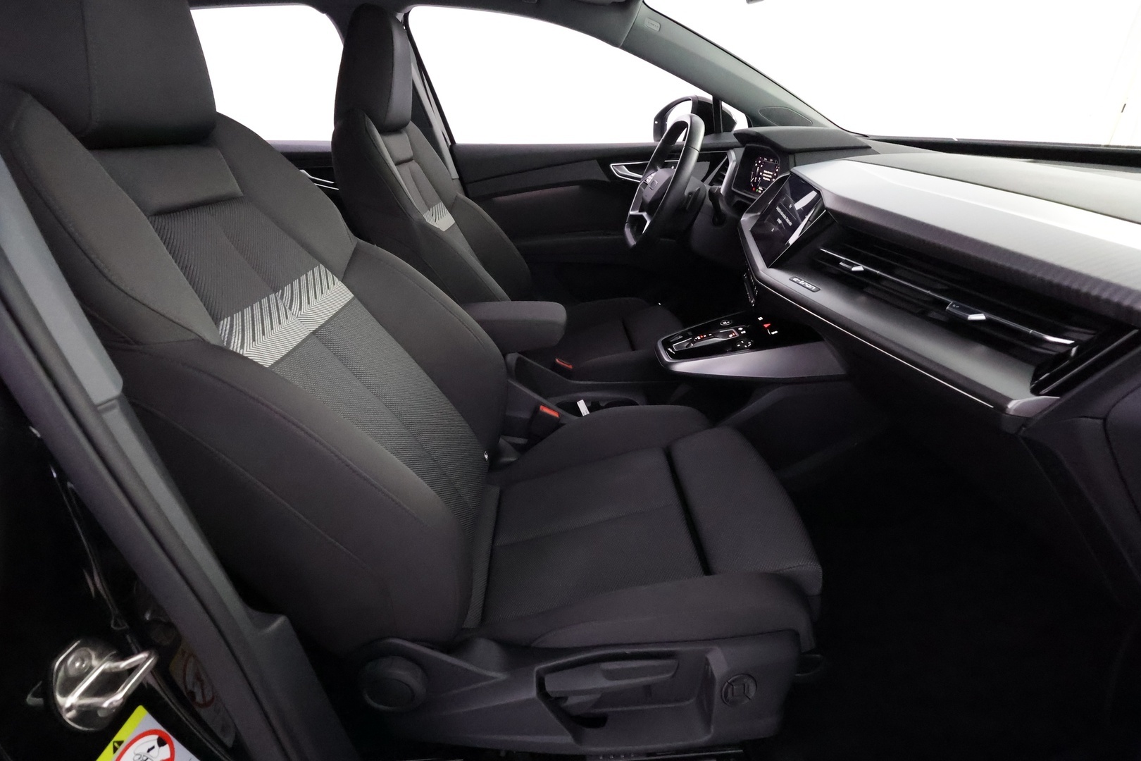AUDI Q4 e-tron 26