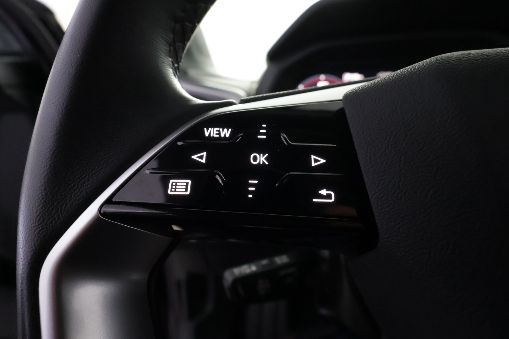 AUDI Q4 e-tron 30