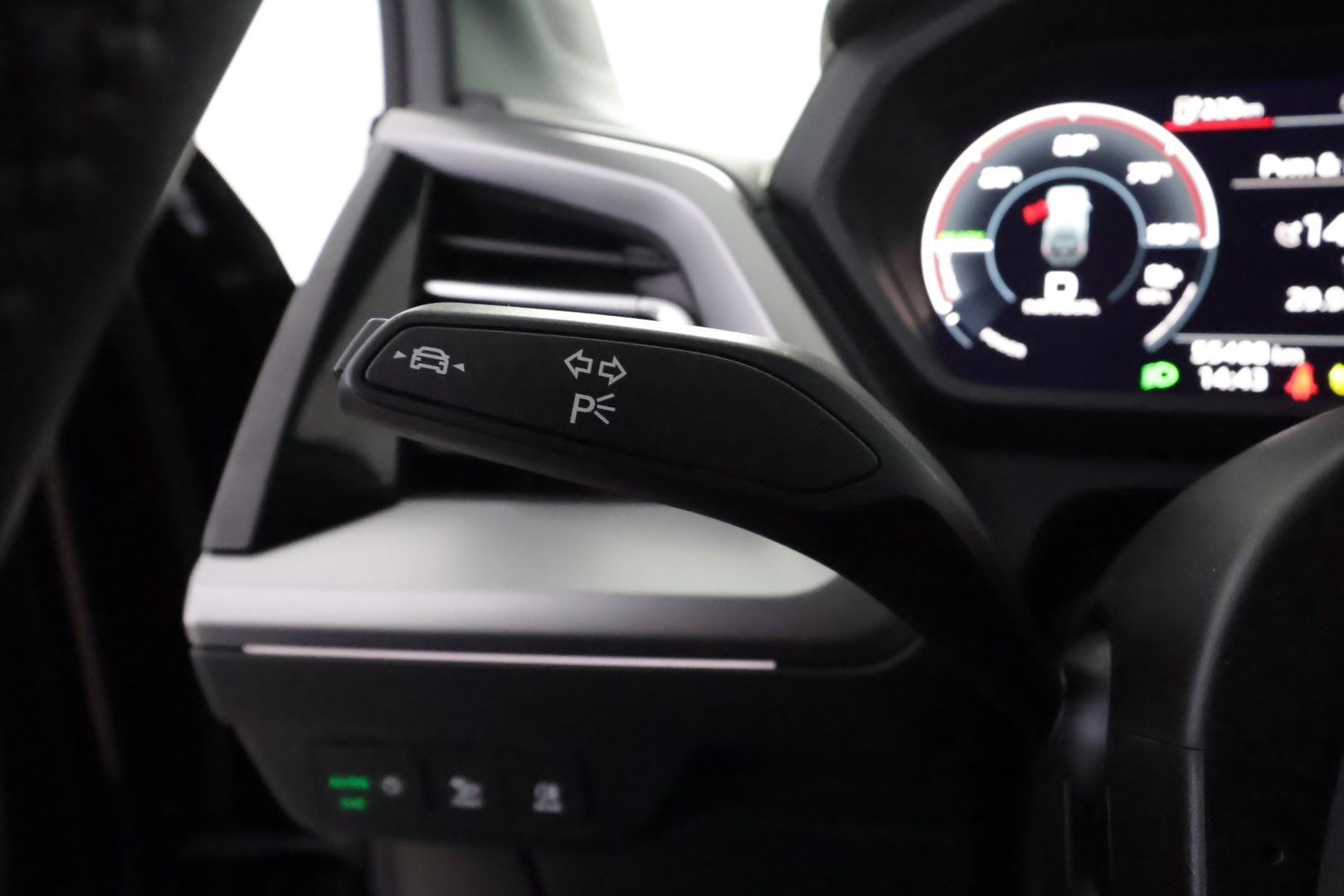 AUDI Q4 e-tron 33