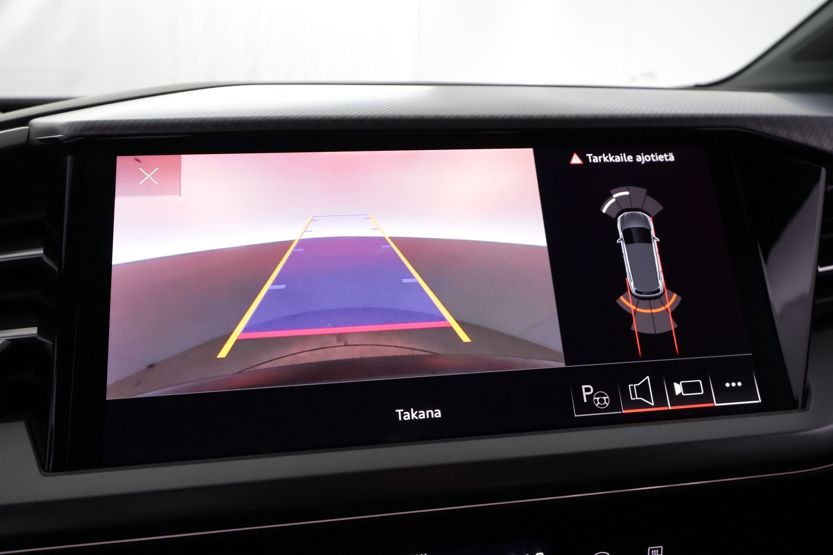 AUDI Q4 e-tron 57