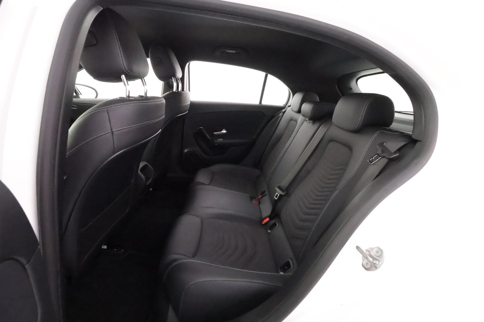 MERCEDES-BENZ A 2021