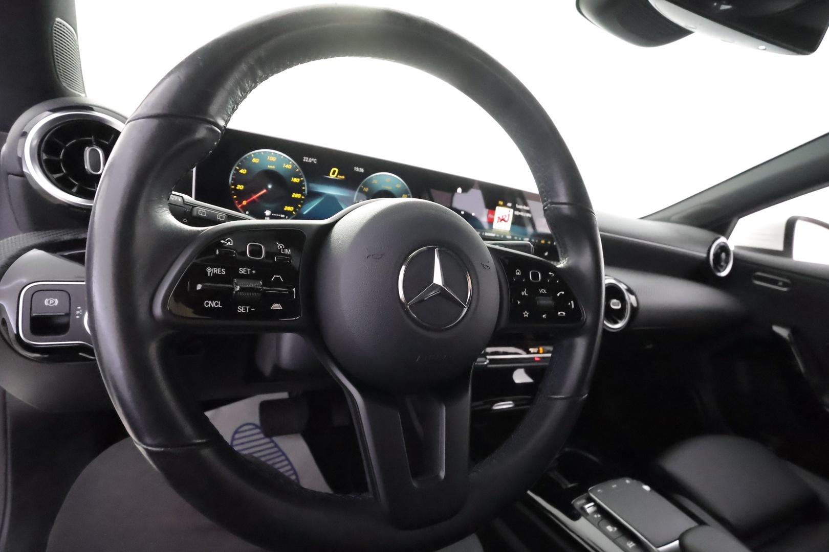 MERCEDES-BENZ A 2021
