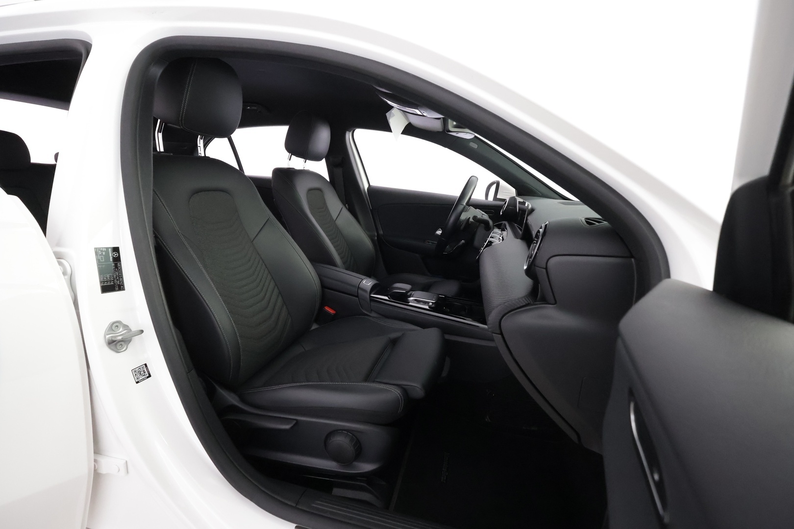 MERCEDES-BENZ A 2021