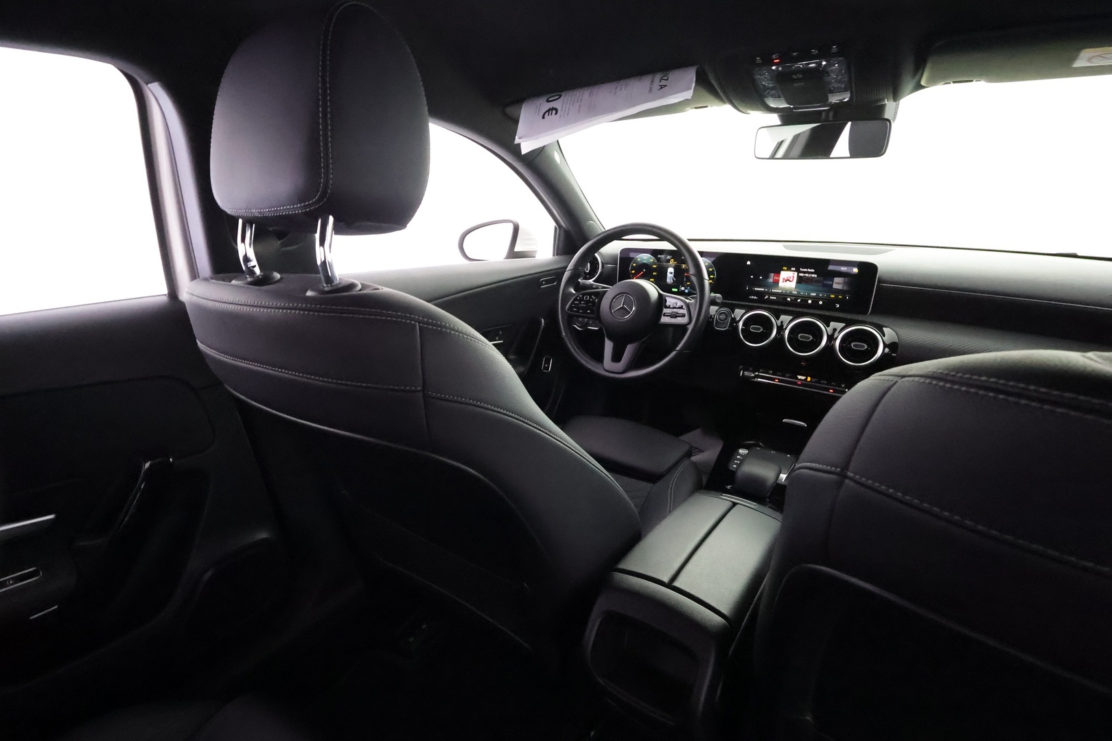 MERCEDES-BENZ A 2021