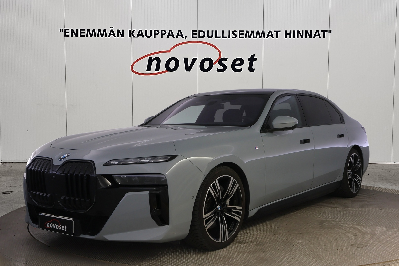 BMW i7 2023