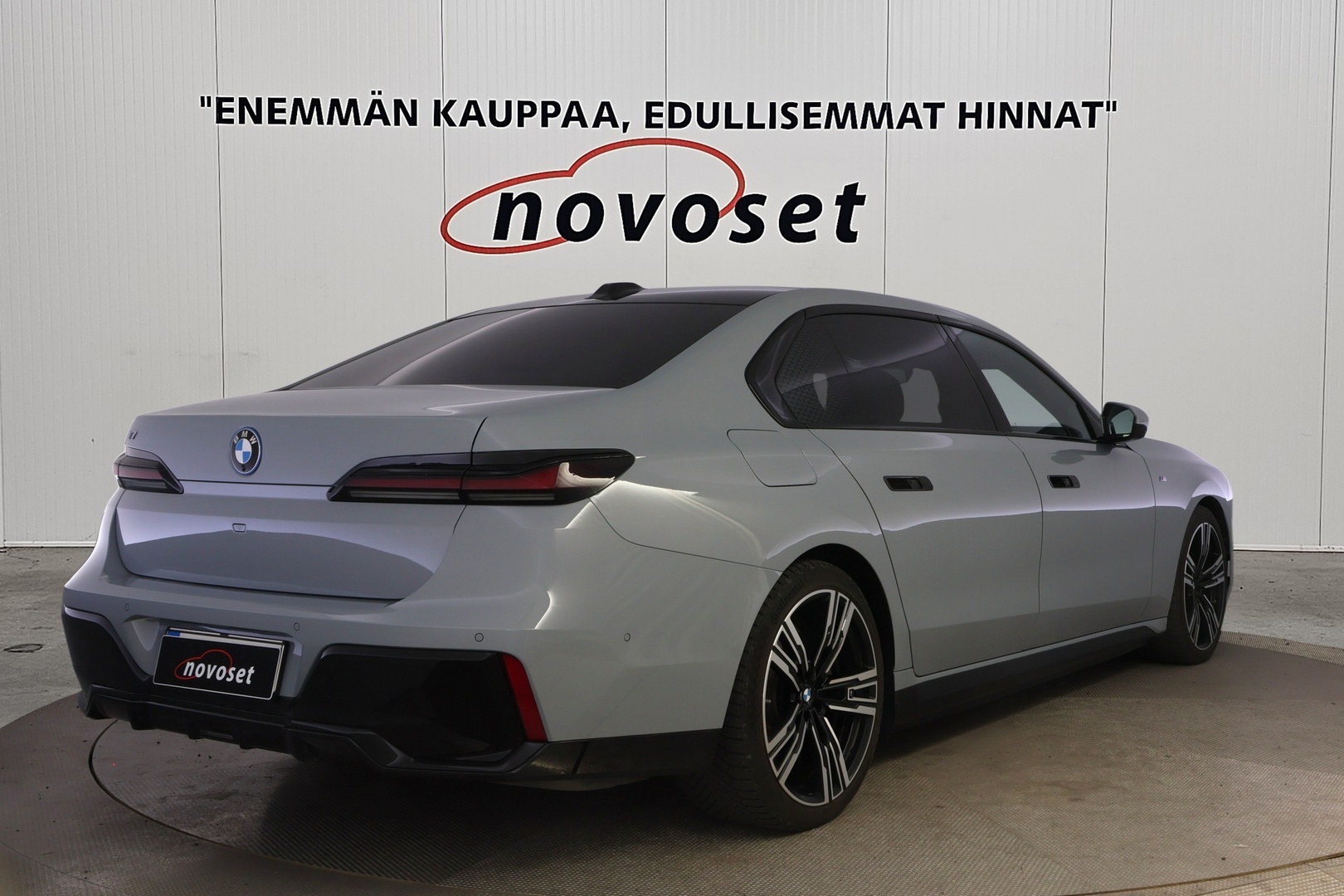BMW i7 2023