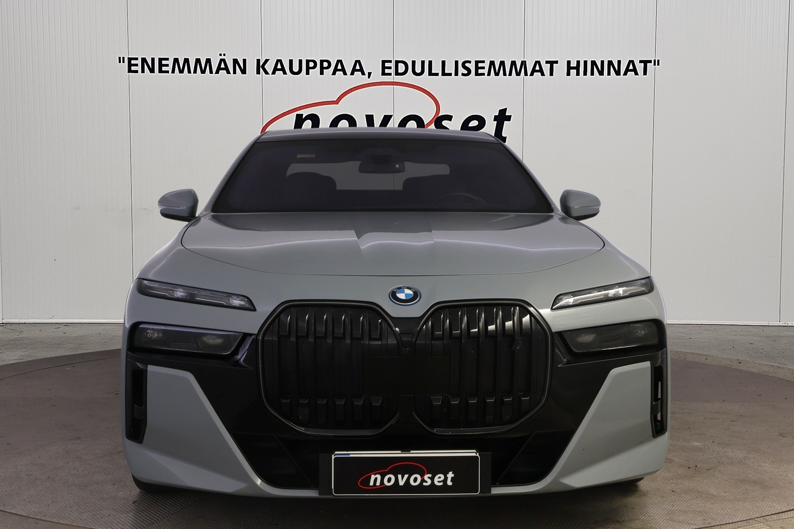 BMW i7 2023