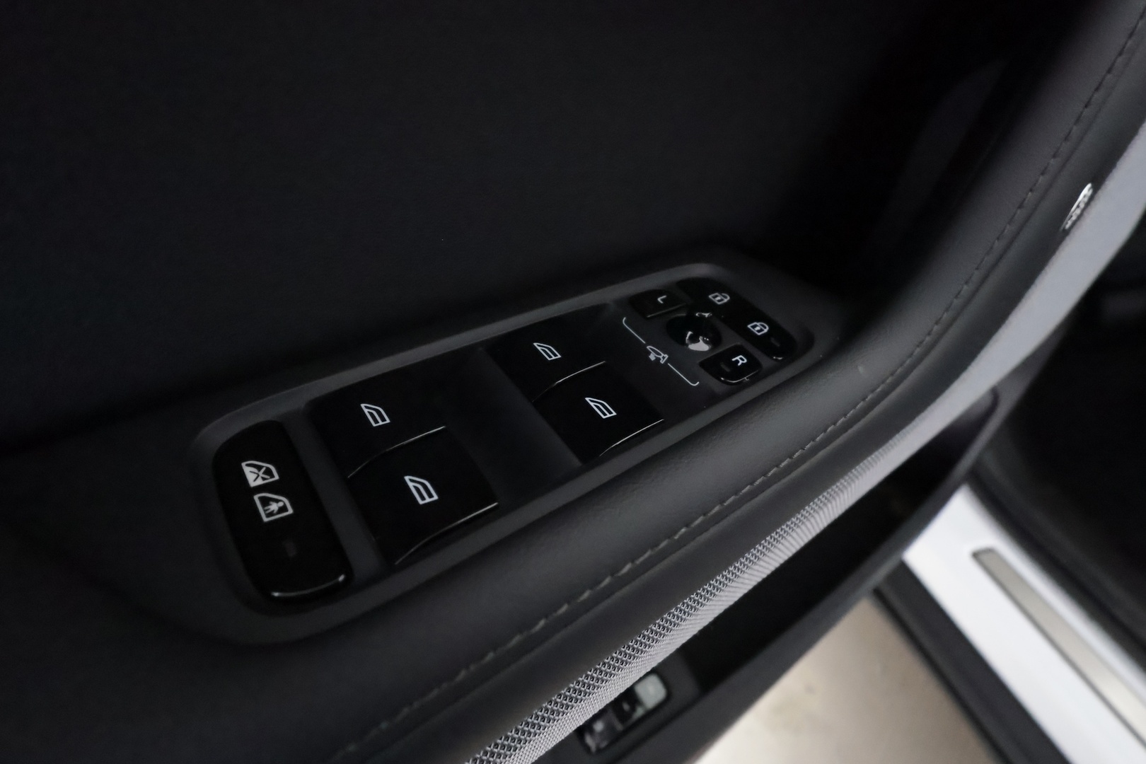 POLESTAR 2 2025