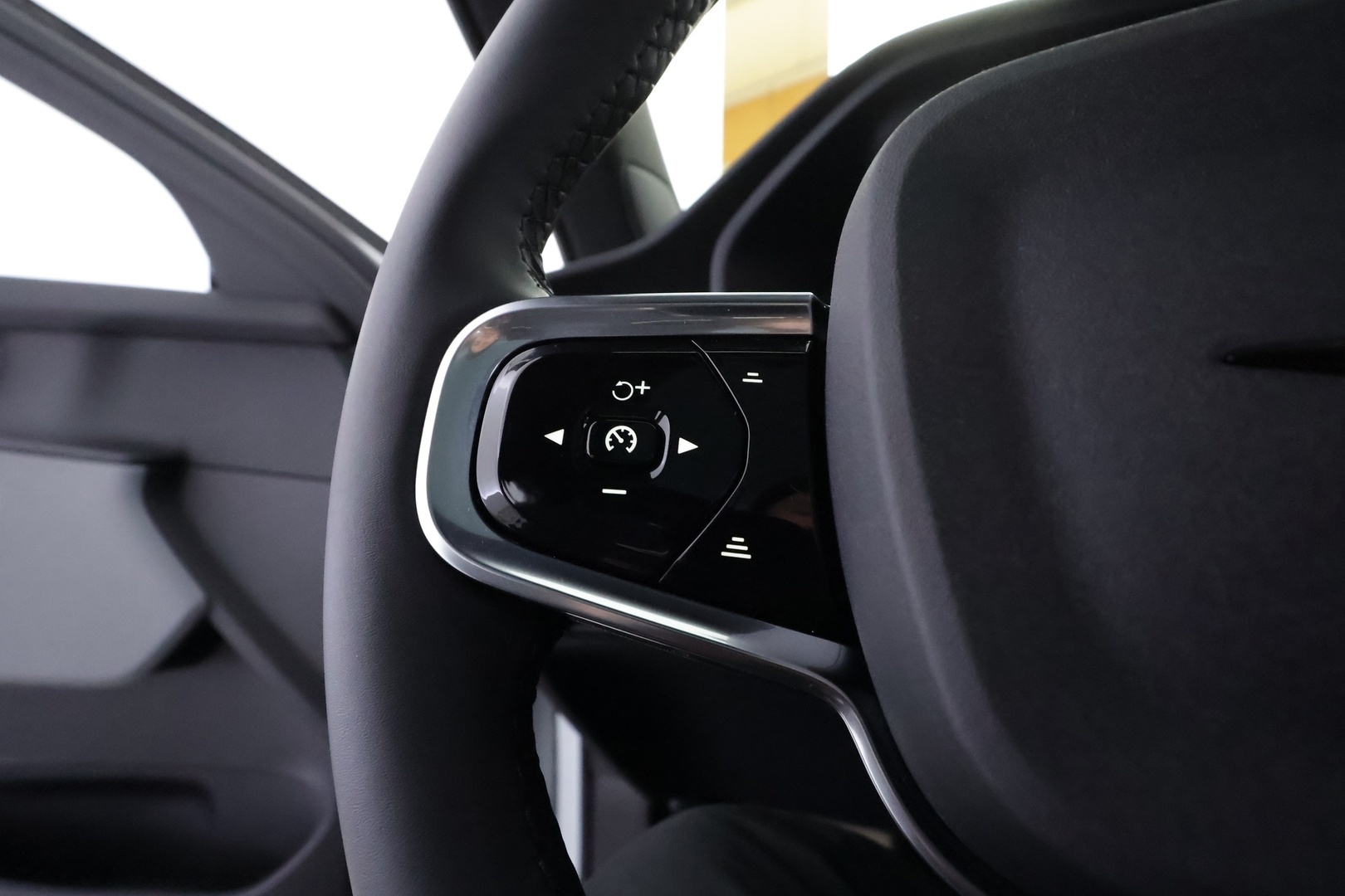 POLESTAR 2 2025