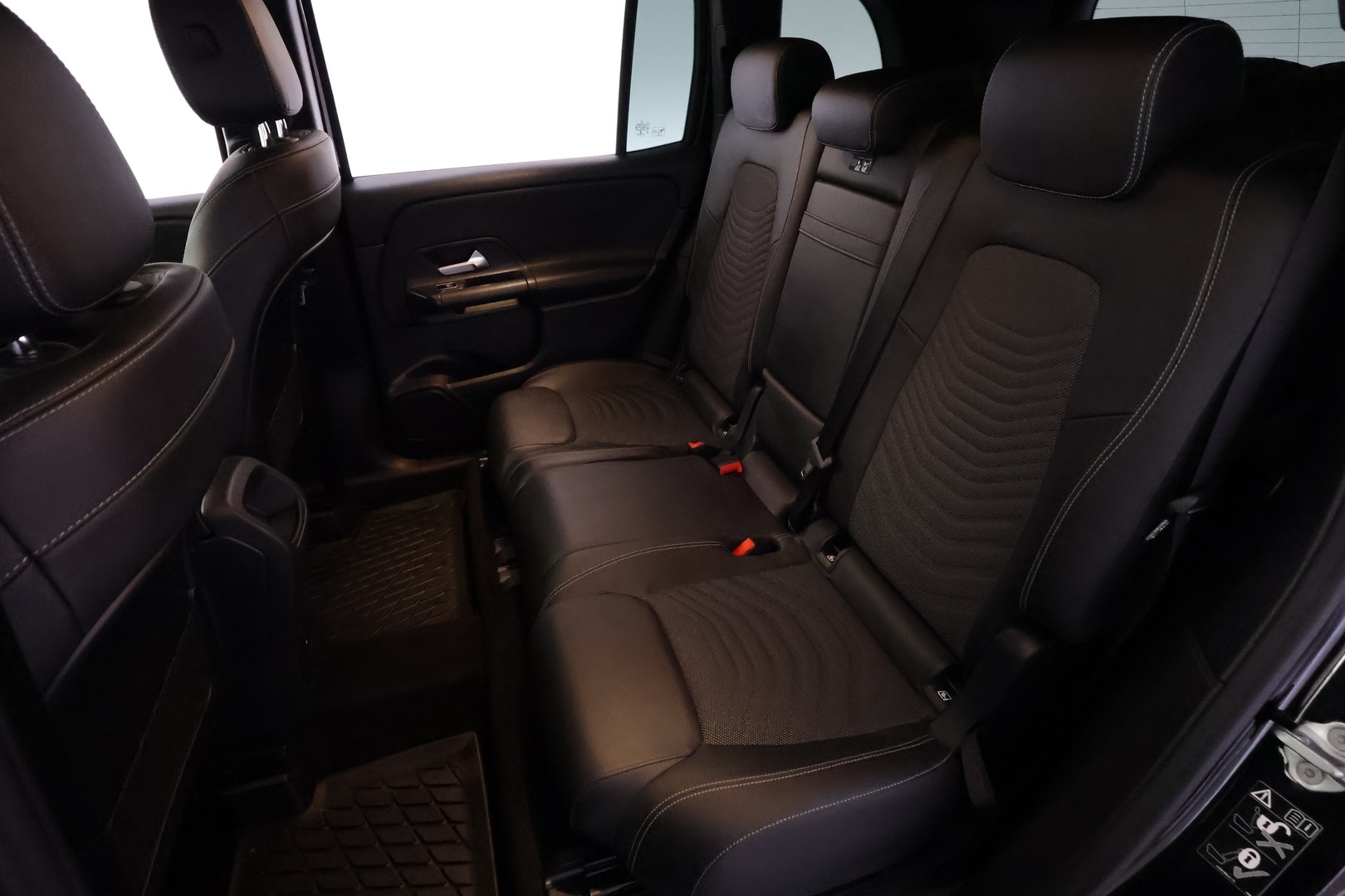 MERCEDES-BENZ GLB 2021