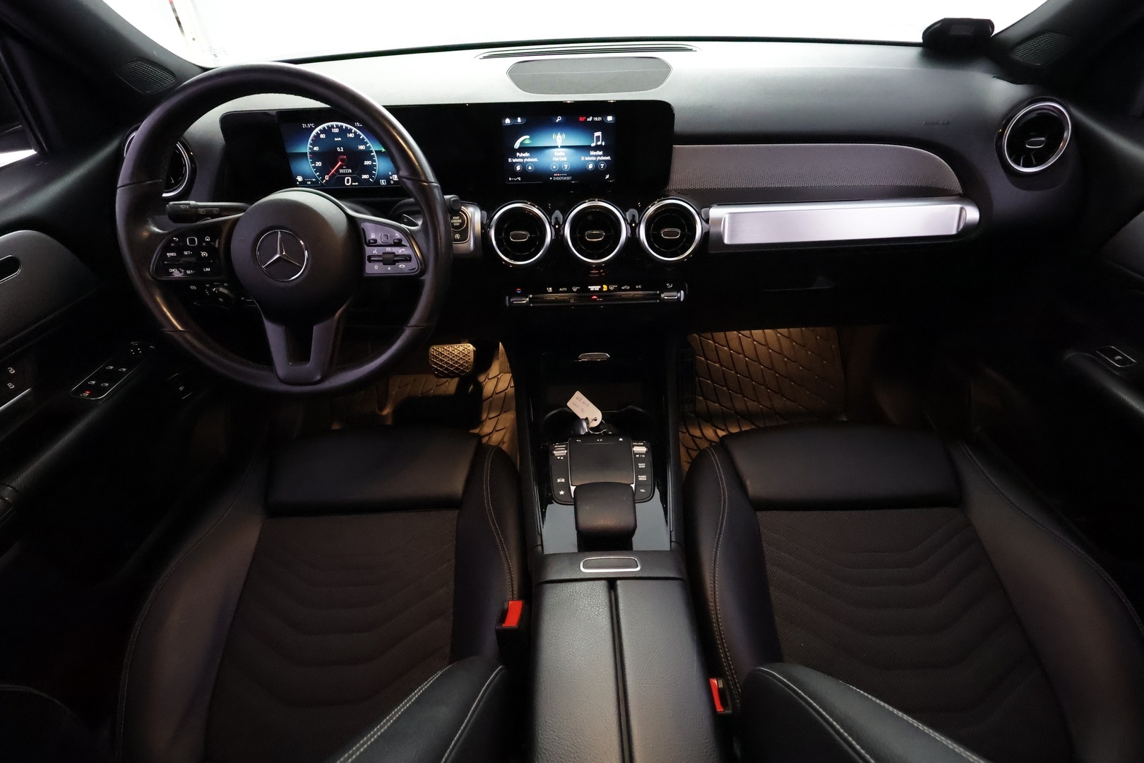 MERCEDES-BENZ GLB 2021